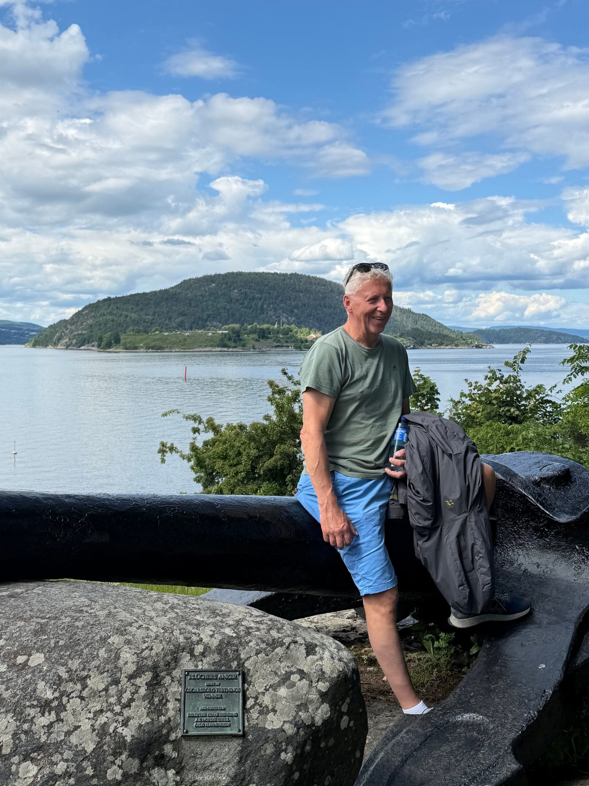 Kielferga glir forbi Drøbak